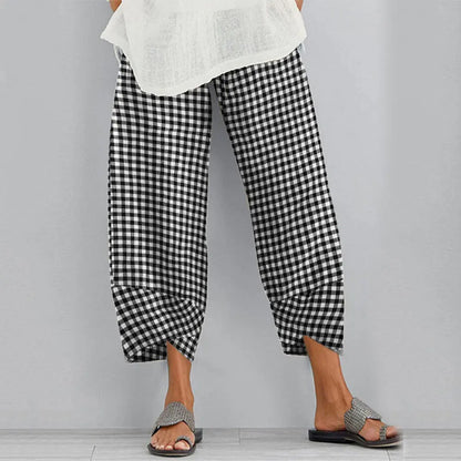 Cropped Pants with Checkered Panels for Versatility